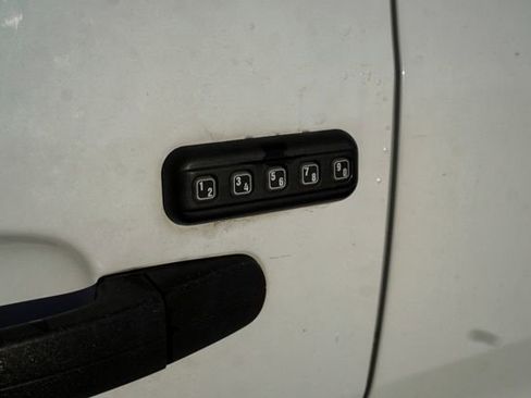 Used 2019 Ford Transit 150 XLT image 13