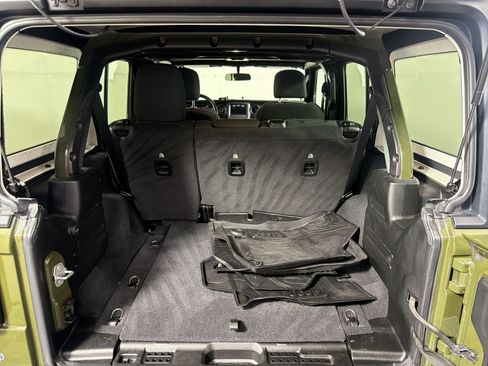 Used 2021 Jeep Wrangler Unlimited Sport AWD/4WD image 32