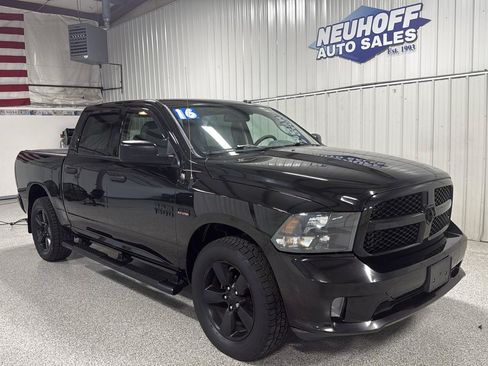 Used 2016 RAM 1500 Express w/ Black Ram 1500 Express Group AWD/4WD image 2