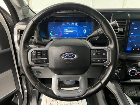 Used 2025 Ford F350 Lariat w/ Black Appearance Package image 24