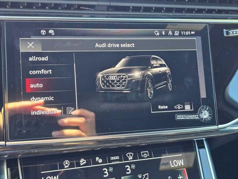 Used 2025 Audi Q7 3.0T Prestige w/ Prestige Package AWD/4WD image 37