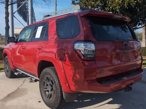 Used 2016 Toyota 4Runner SR5 image 8