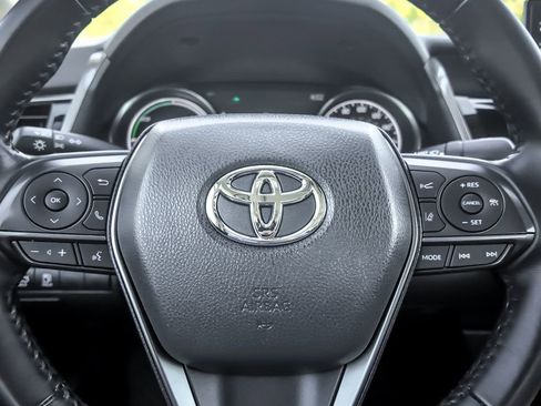 Used 2021 Toyota Camry XSE image 8