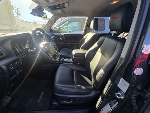 Used 2024 Toyota 4Runner TRD Off-Road Premium image 8