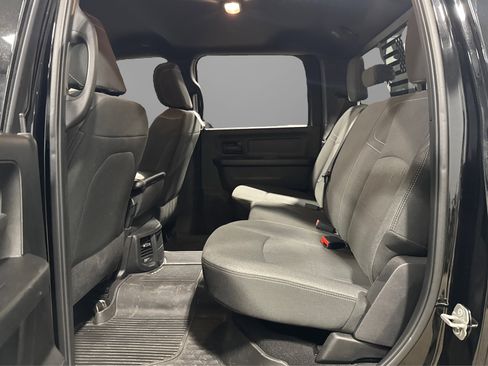 Used 2024 RAM 2500 Tradesman w/ Chrome Appearance Group image 37