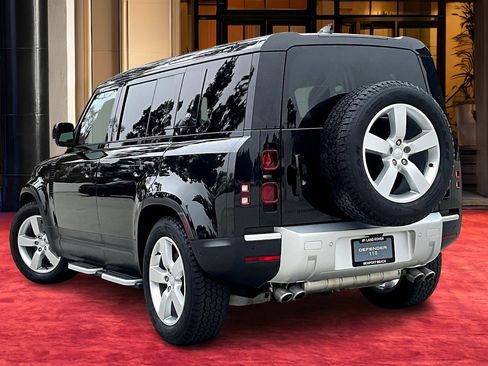 Used 2024 Land Rover Defender 110 SE image 9