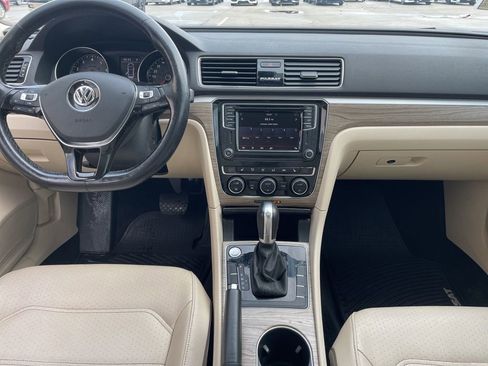 Used 2018 Volkswagen Passat 2.0T SE image 11