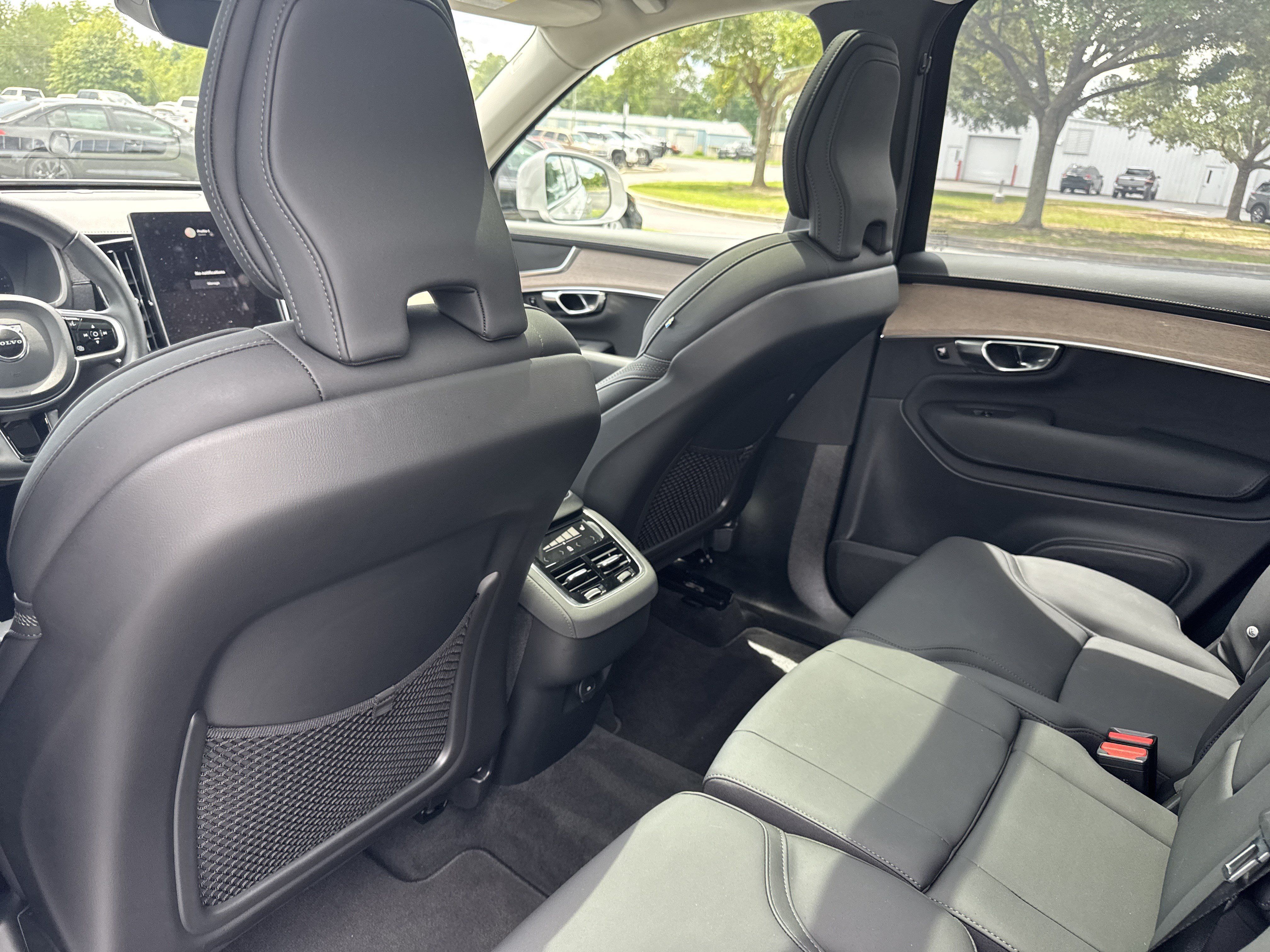 Used 2025 Volvo XC90 B6 Plus AWD/4WD image 26