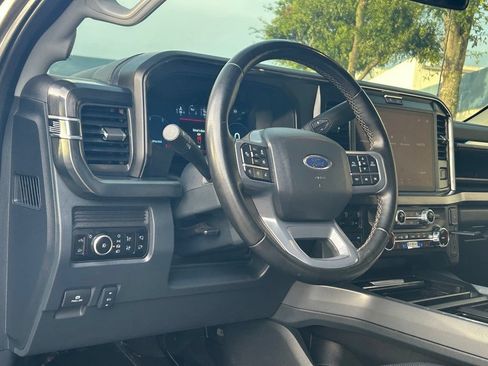 Used 2025 Ford F350 Lariat w/ Lariat Ultimate Package AWD/4WD image 35