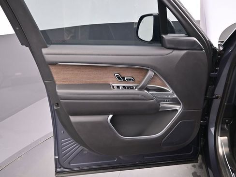 Used 2025 Land Rover Range Rover SE AWD/4WD image 23