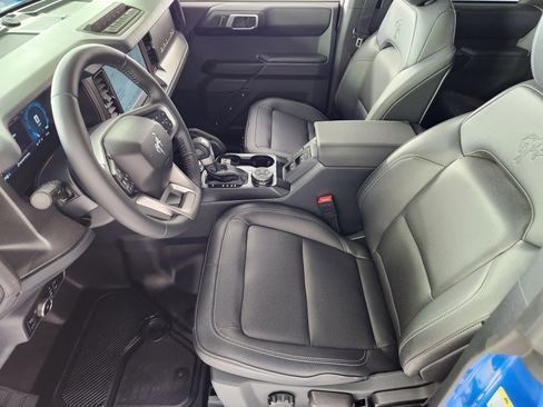 New 2025 Ford Bronco Badlands image 11