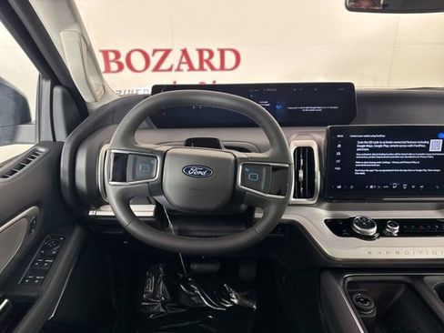 New 2025 Ford Expedition Max Active image 10