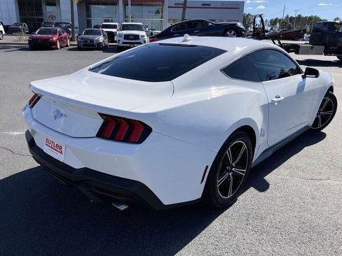 Used 2024 Ford Mustang Coupe image 5