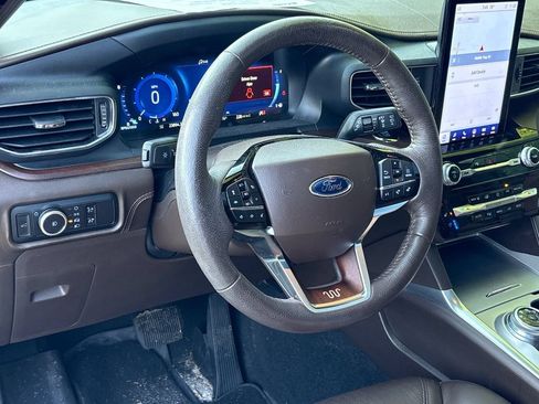 Used 2024 Ford Explorer King Ranch w/ Technology Package AWD/4WD image 5