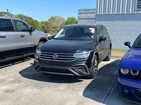 Used 2023 Volkswagen Tiguan SE image 6