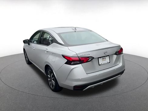 Used 2025 Nissan Versa SV FWD image 11