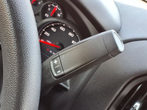 Used 2025 Chevrolet Silverado 1500 Custom image 9