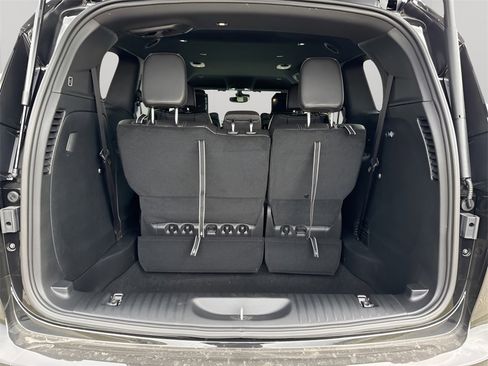 New 2026 Chrysler Pacifica Select image 18