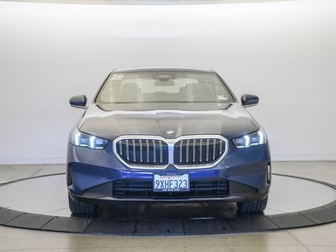Used 2026 BMW 530i w/ Premium Package RWD image 6