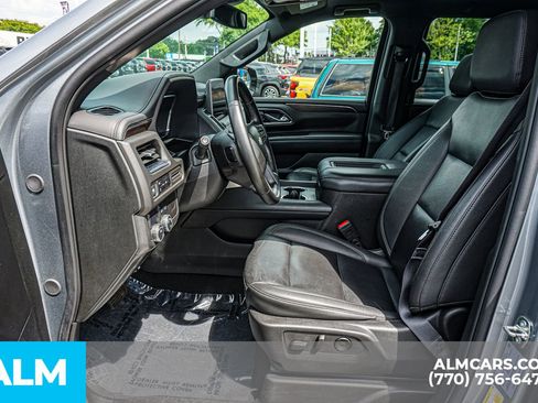 Used 2024 Chevrolet Suburban LT RWD image 20