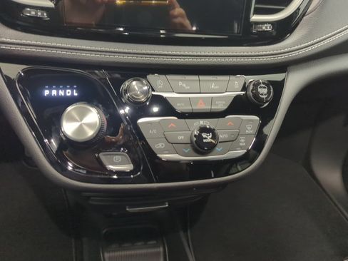 New 2026 Chrysler Pacifica Select image 20