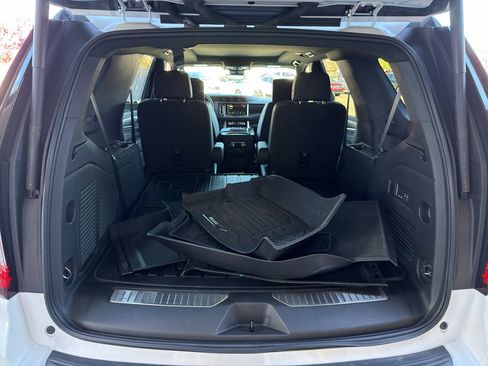 Used 2024 GMC Yukon Denali w/ Advanced Technology Package image 23