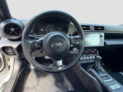 Used 2023 Toyota GR86 Premium w/ ALL Weather Mat Package (TMS) image 11