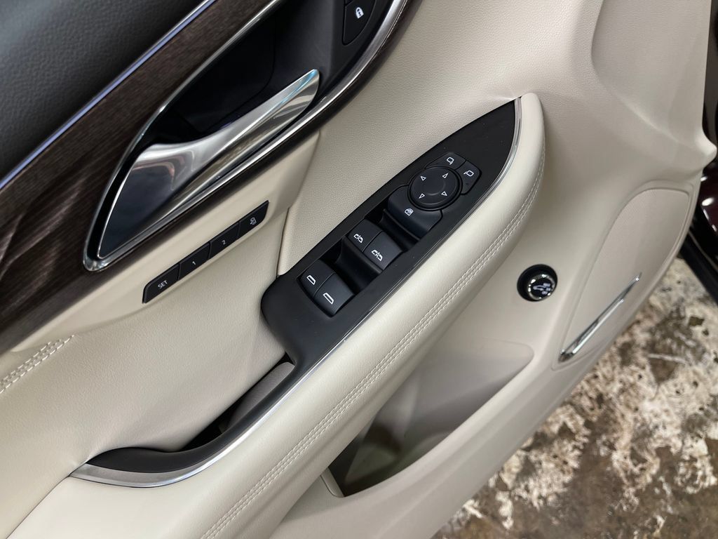 Used 2023 Buick Envision Avenir AWD/4WD image 16