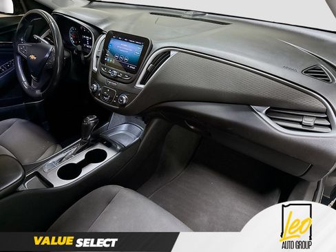 Used 2020 Chevrolet Malibu RS FWD image 28