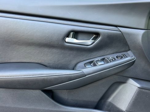 Used 2023 Nissan Sentra SV image 11