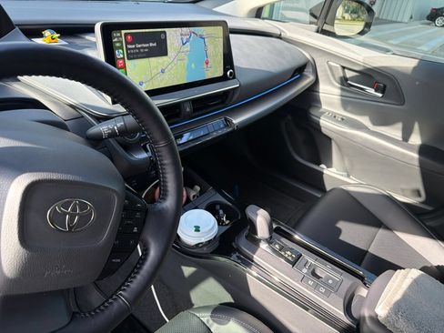 Used 2023 Toyota Prius XLE FWD image 6