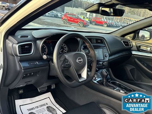 Used 2023 Nissan Maxima SR w/ Sport Mat Group image 15