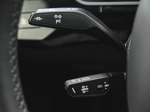 Used 2024 Audi Q8 e-tron Premium Plus w/ Premium Plus Package image 24