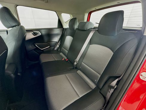 Used 2025 Kia Soul LX w/ LX Technology Package FWD image 26