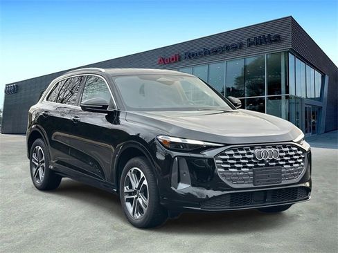 Certified 2025 Audi Q5 2.0T Premium w/ 19" Wheel Package image 7