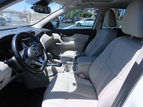 Used 2021 Nissan Rogue Sport SL w/ Premium Package FWD image 10