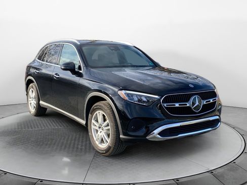 Used 2025 Mercedes-Benz GLC 300 4MATIC image 1