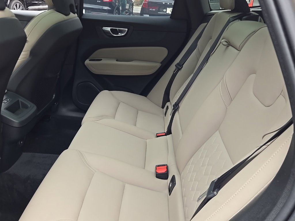 Certified 2026 Volvo XC60 B5 Plus AWD/4WD image 14