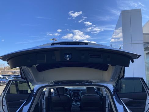 Used 2023 Nissan Murano SV image 10