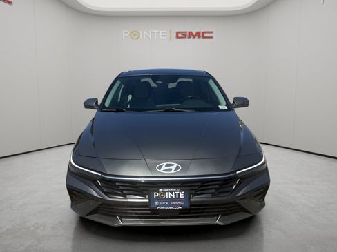 Used 2024 Hyundai Elantra Limited FWD image 8