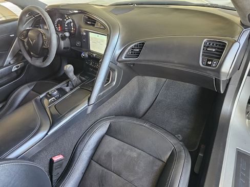 Used 2015 Chevrolet Corvette w/ Z51 Performance Package w/ 3LT Preferred Equipment Group image 22