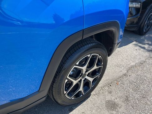 Used 2025 Jeep Compass Limited AWD/4WD image 31