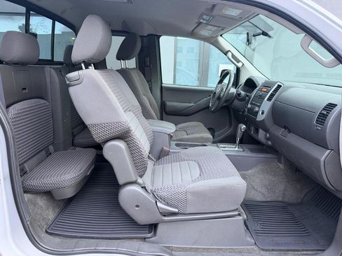Used 2012 Nissan Frontier SV RWD image 13