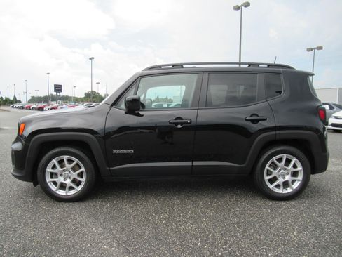 Used 2020 Jeep Renegade Latitude FWD image 4