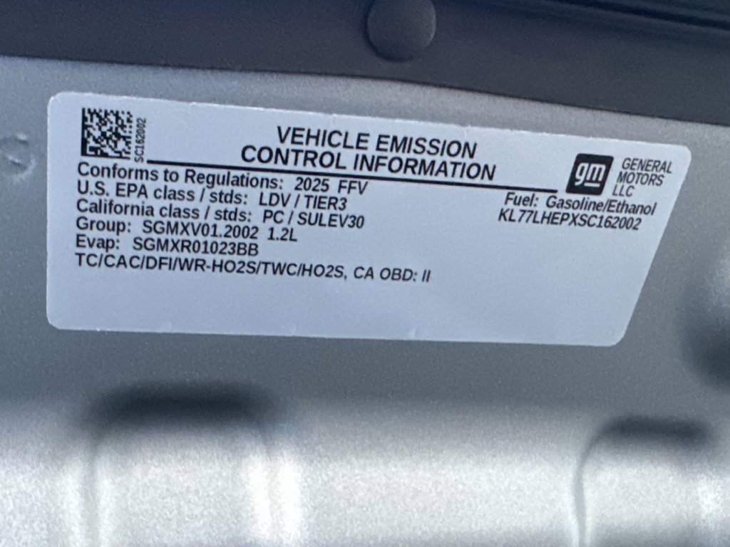 Used 2025 Chevrolet Trax LT FWD image 26