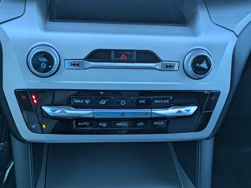 Used 2023 Ford Explorer XLT w/ Equipment Group 202A image 15