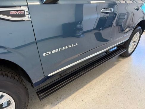 Used 2026 GMC Yukon Denali w/ Sun & Power Step Package AWD/4WD image 12