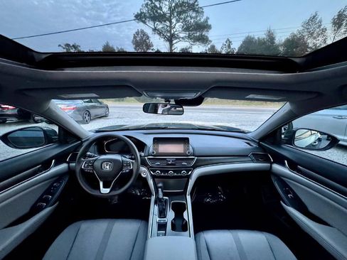 Used 2020 Honda Accord EX image 11