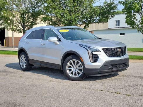 Certified 2022 Cadillac XT4 Luxury w/ Cold Weather Package FWD image 1