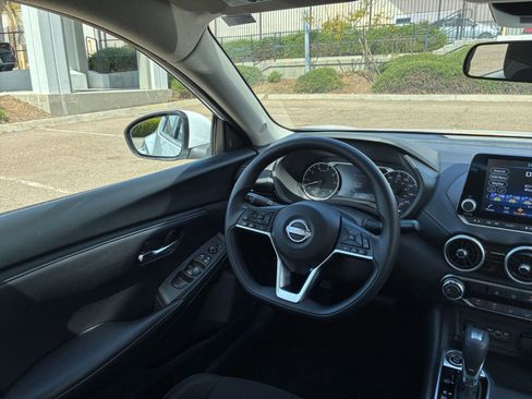 Used 2025 Nissan Sentra SV image 32